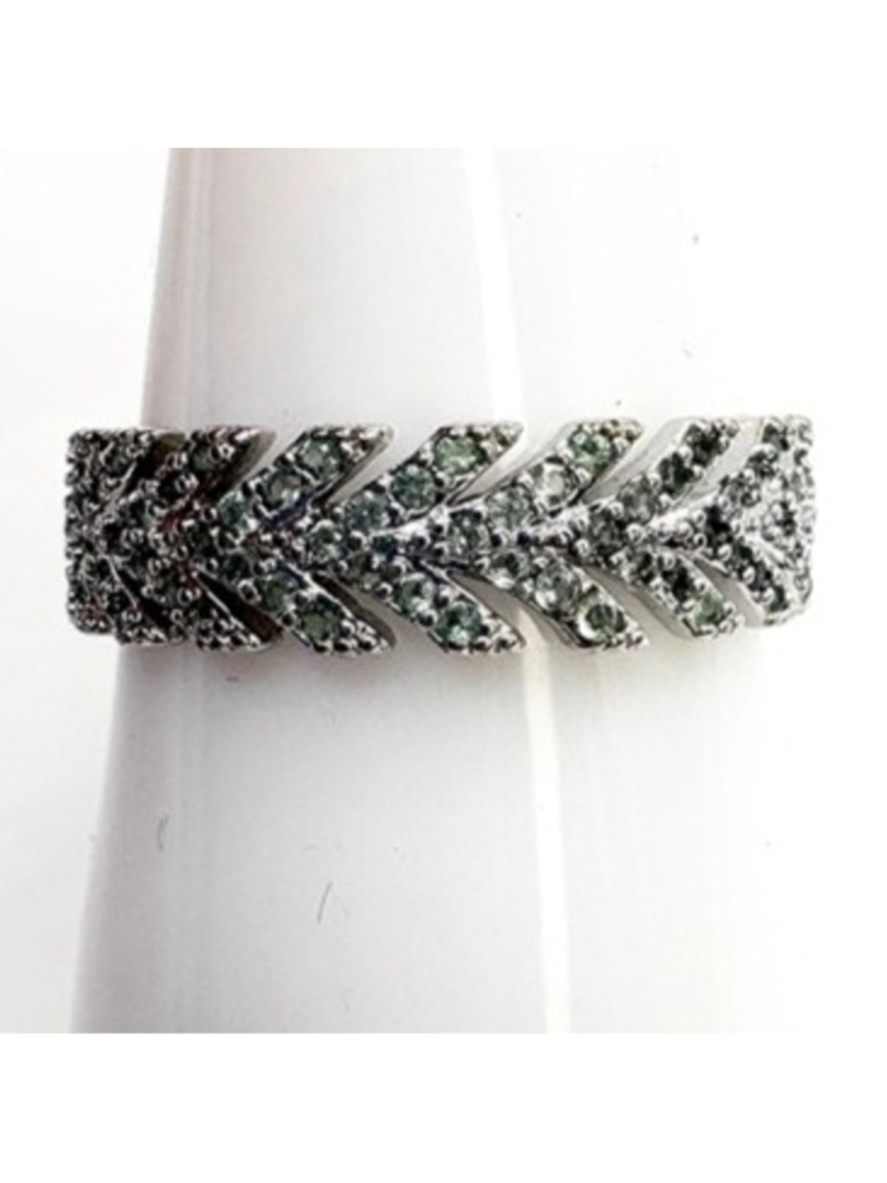 Hard to Find - BP RBP5666 Simplistic Love - Green Stones, Rhodium, size 8 Ring
